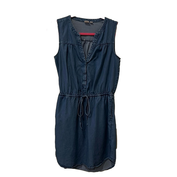 GAP Dresses & Skirts - Gap denim sleeveless dress, XS 🔵